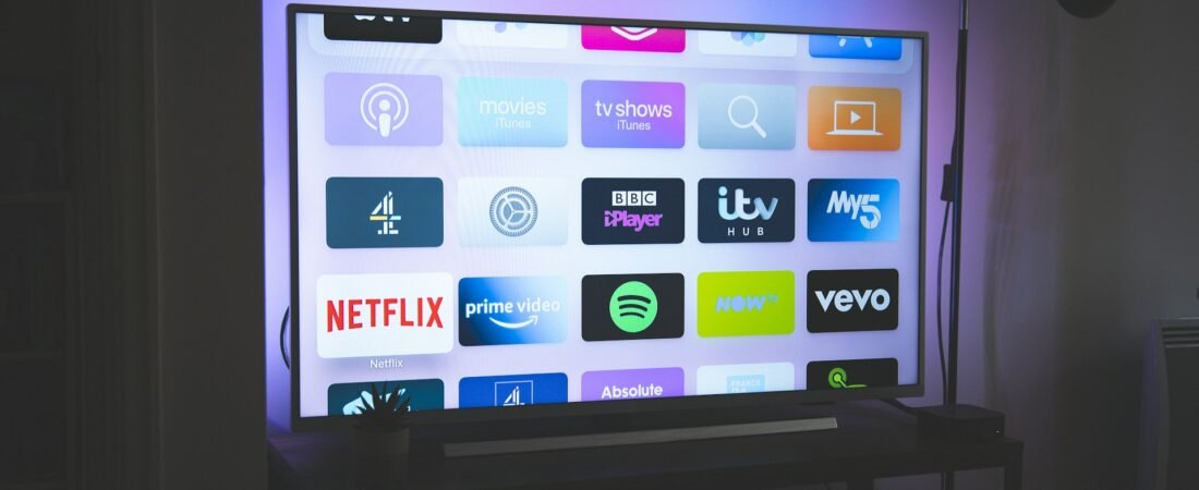 Tecnologia em IA nas Televisões: Como a Inteligência Artificial Está Revolucionando a Experiência em Casa